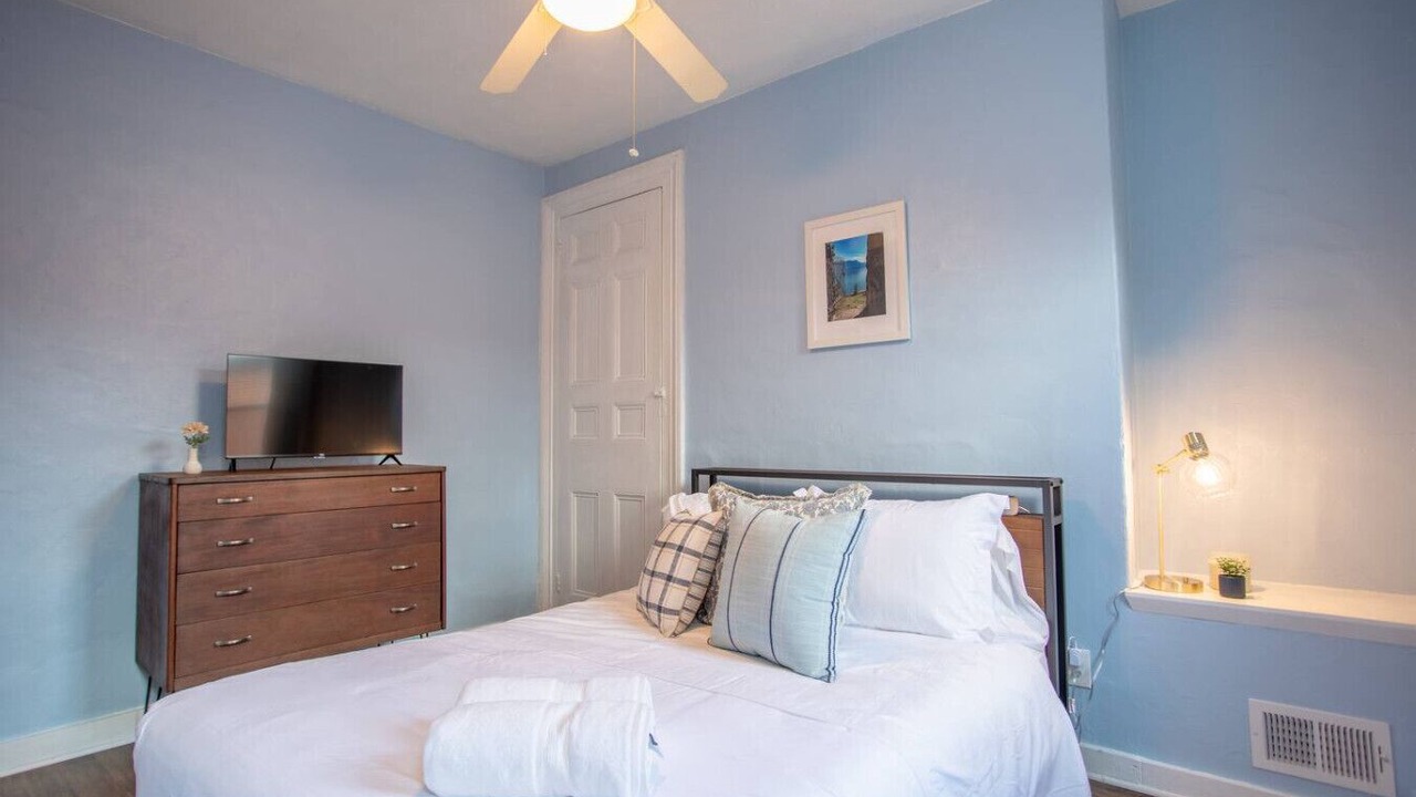 Photo of Bedroom in South Side Flats