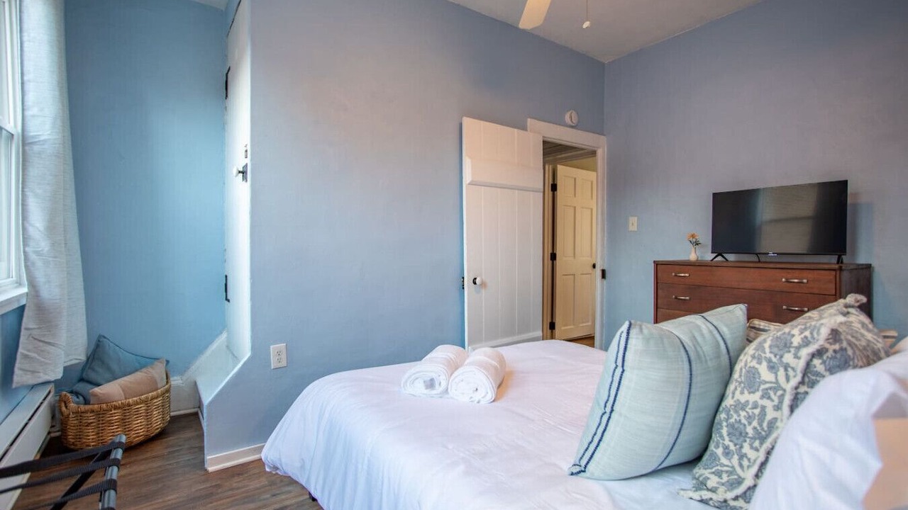 Photo of Bedroom in South Side Flats