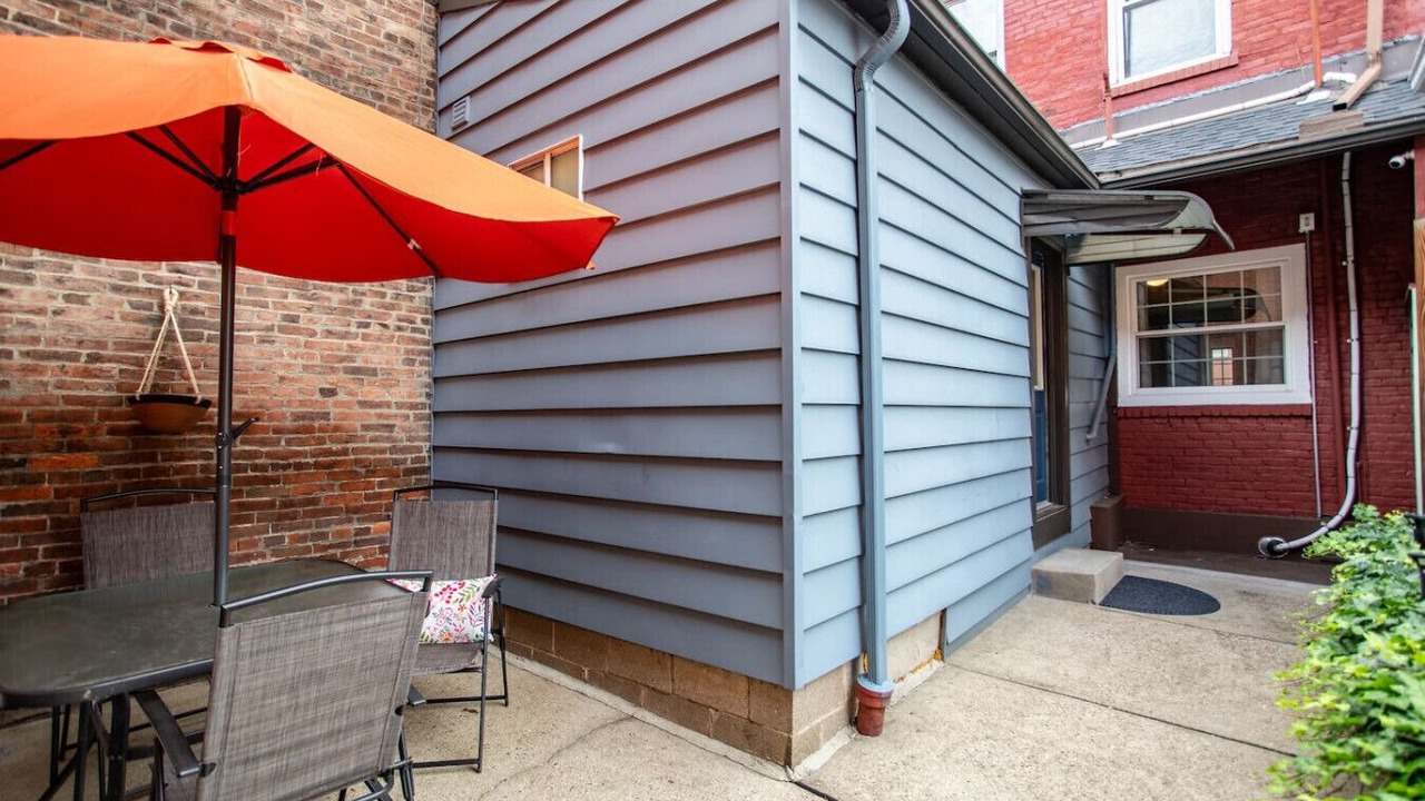 Photo of Outdoor in South Side Flats
