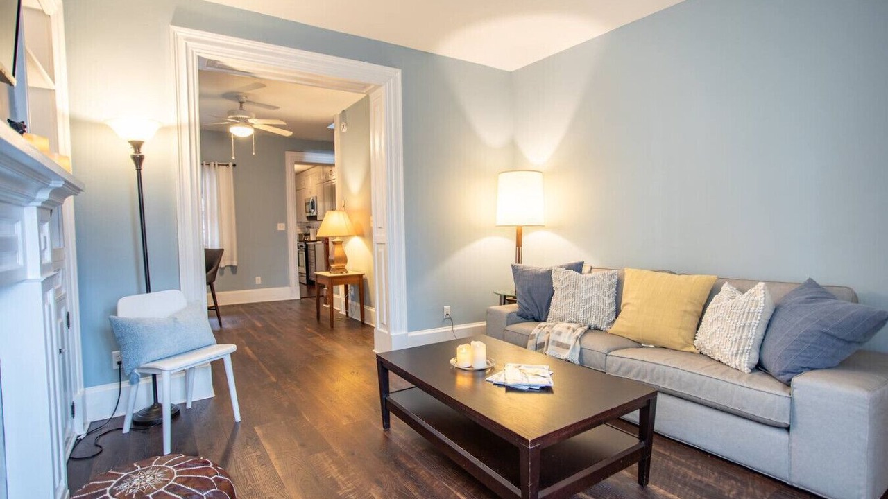 Photo of Livingroom in South Side Flats