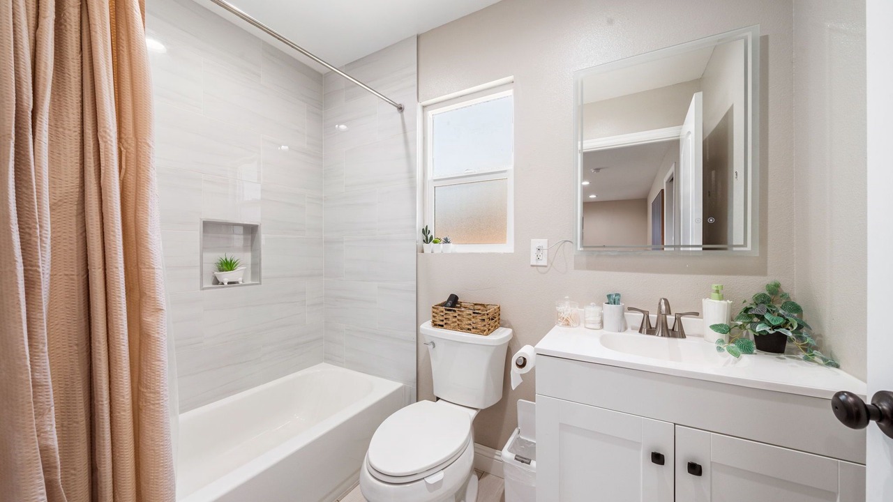 Photo of Bathroom in Midway City