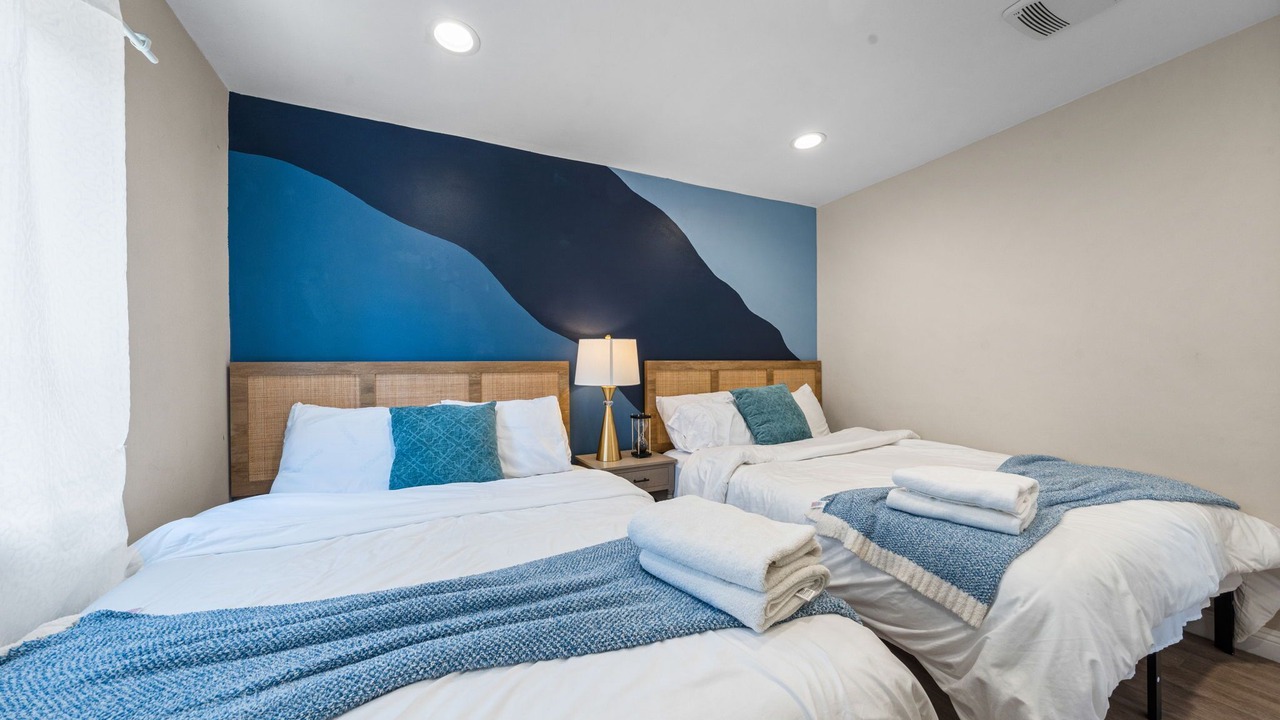 Photo of Bedroom in Midway City