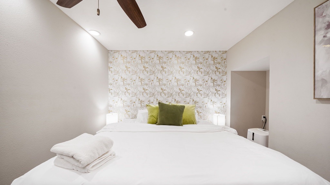 Photo of Bedroom in Midway City
