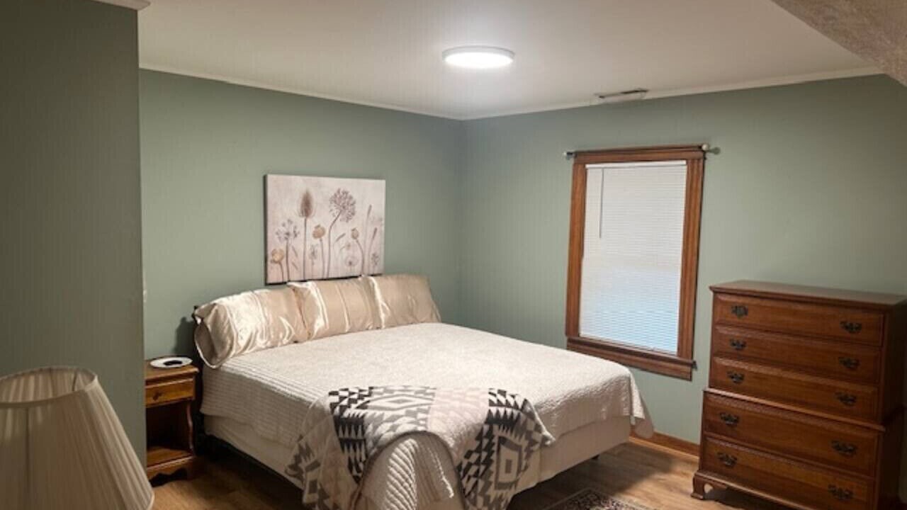 Photo of Bedroom in Giles County