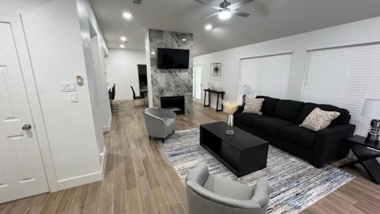 Photo of Livingroom in Mission Bend