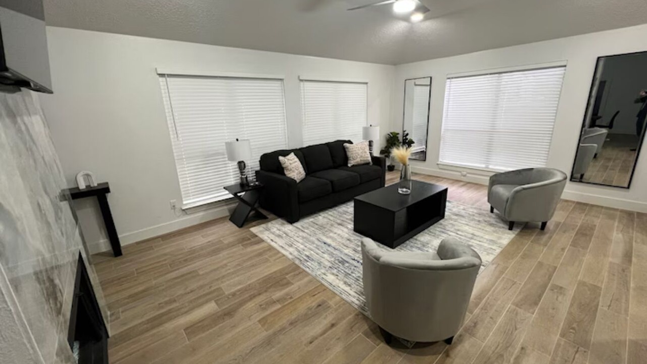 Photo of Livingroom in Mission Bend