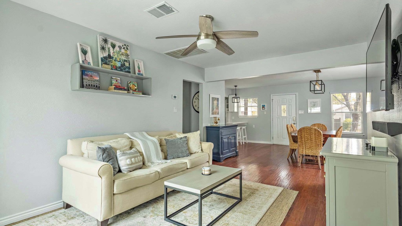 Photo of Livingroom in Highland Park West