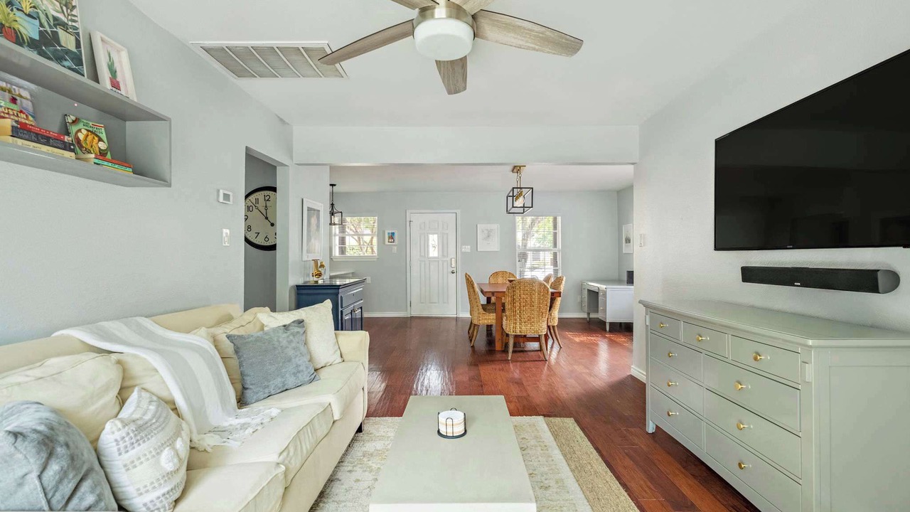 Photo of Livingroom in Highland Park West
