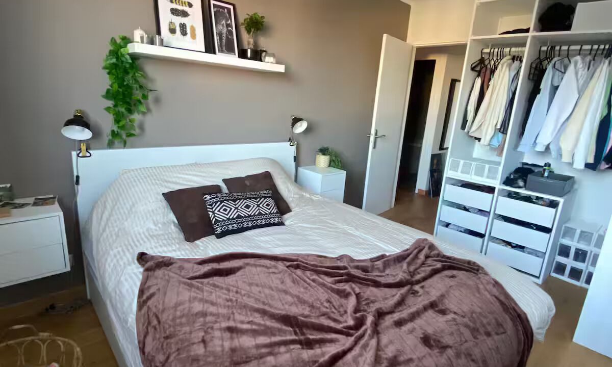 Photo of Bedroom in Colombes