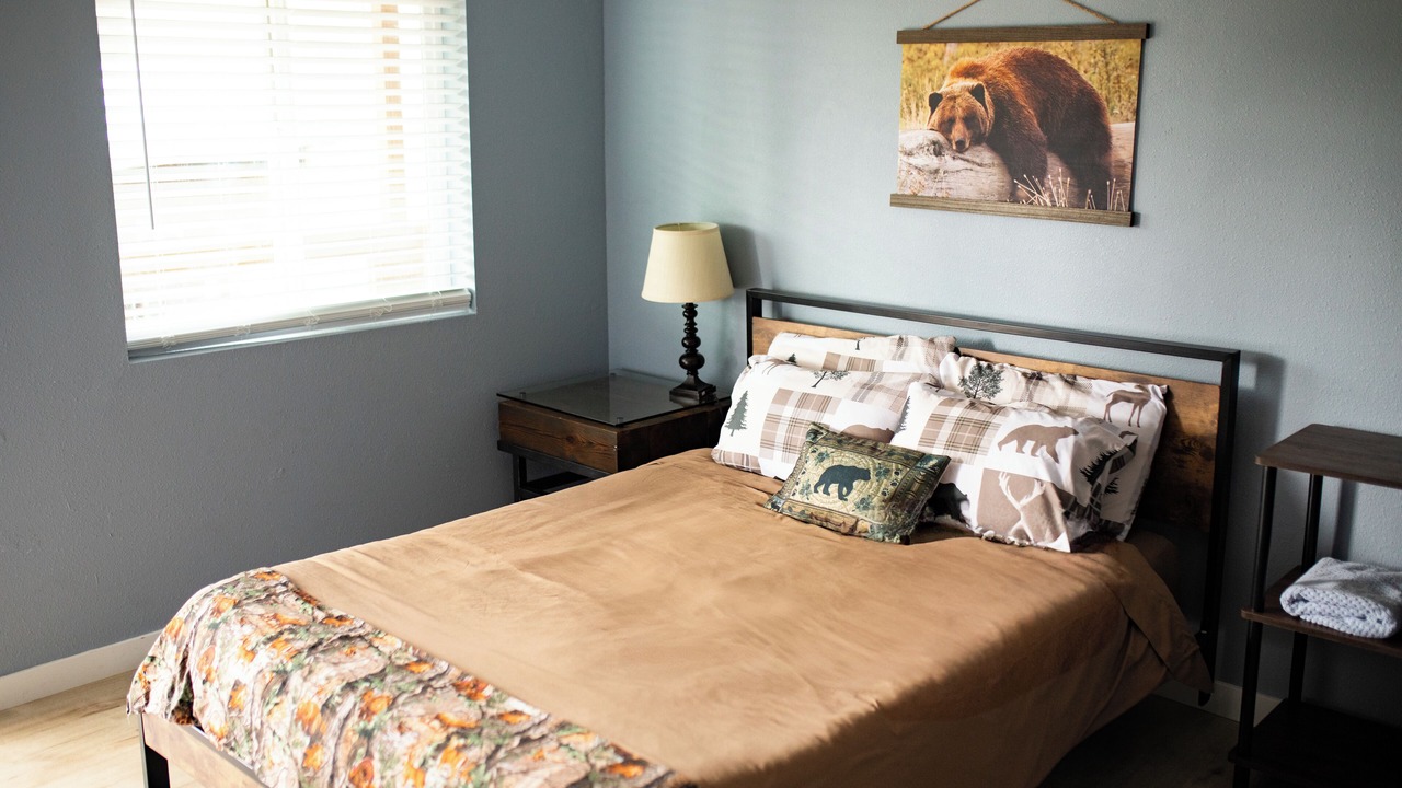 Photo of Bedroom in Roseburg