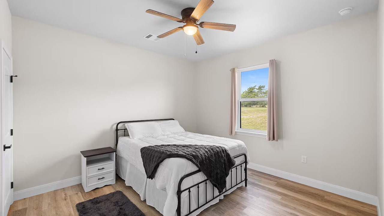 Photo of Bedroom in Giddings