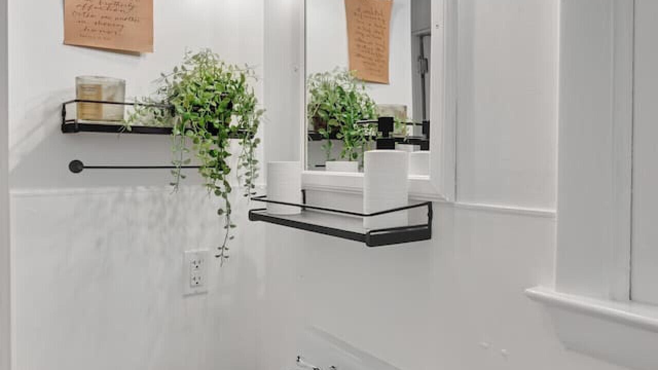 Photo of Bathroom in Gap