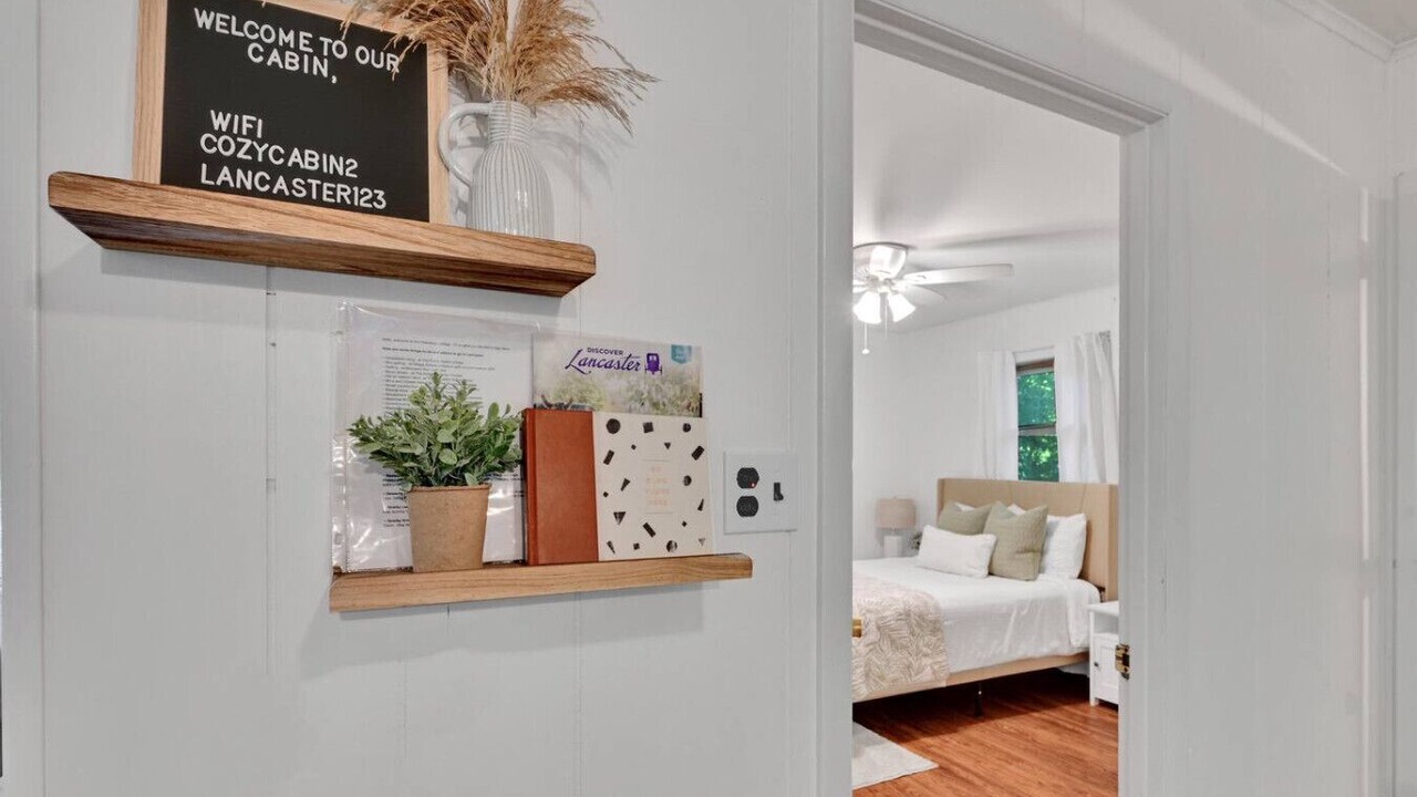 Photo of Bedroom in Gap