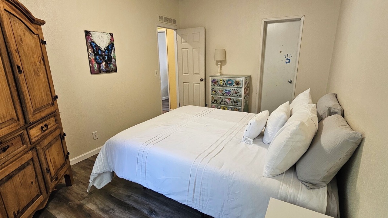 Photo of Bedroom in Navasota
