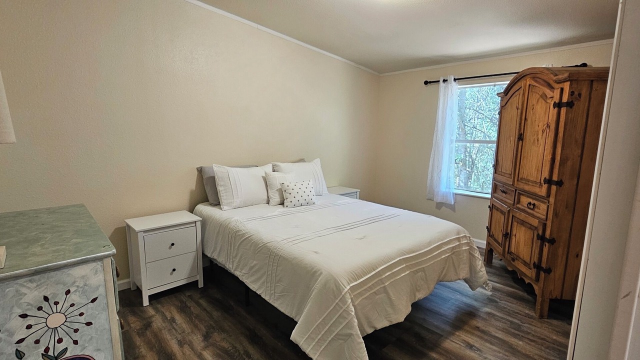 Photo of Bedroom in Navasota