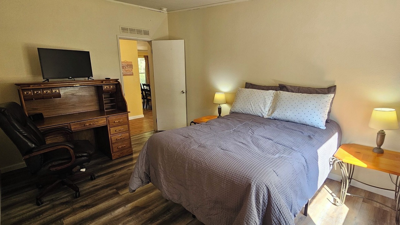 Photo of Bedroom in Navasota