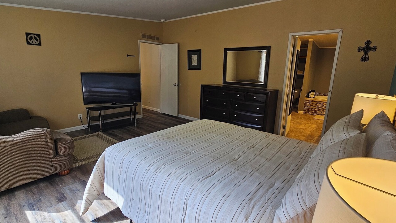 Photo of Bedroom in Navasota