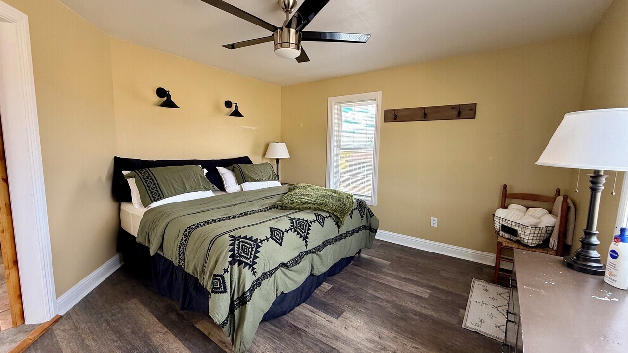 Photo of Bedroom in Ten Sleep