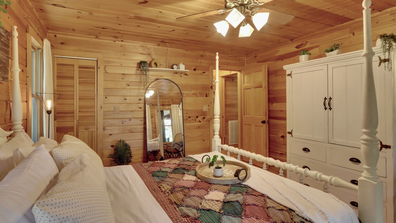 Photo of Bedroom in My Mountain