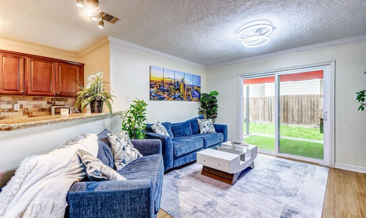Photo of Livingroom in South Central Houston