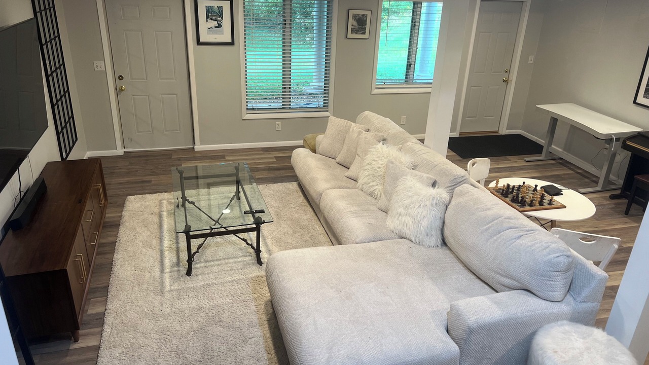 Photo of Livingroom in Iowa City