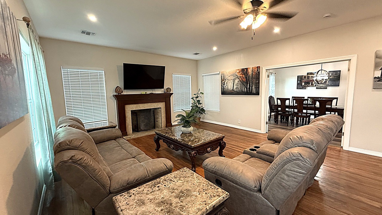 Photo of Livingroom in Seguin