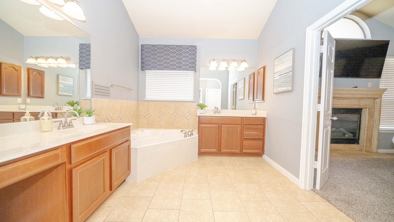 Photo of Bathroom in Red Oak