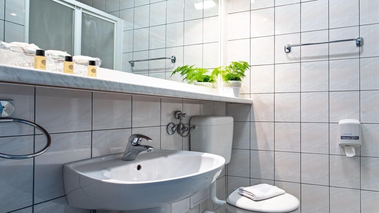 Photo of Bathroom in Cove Rogacic