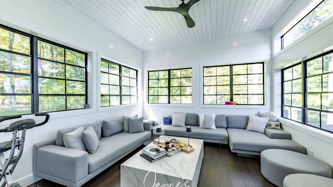 Photo of Bedroom in Muskoka Lakes