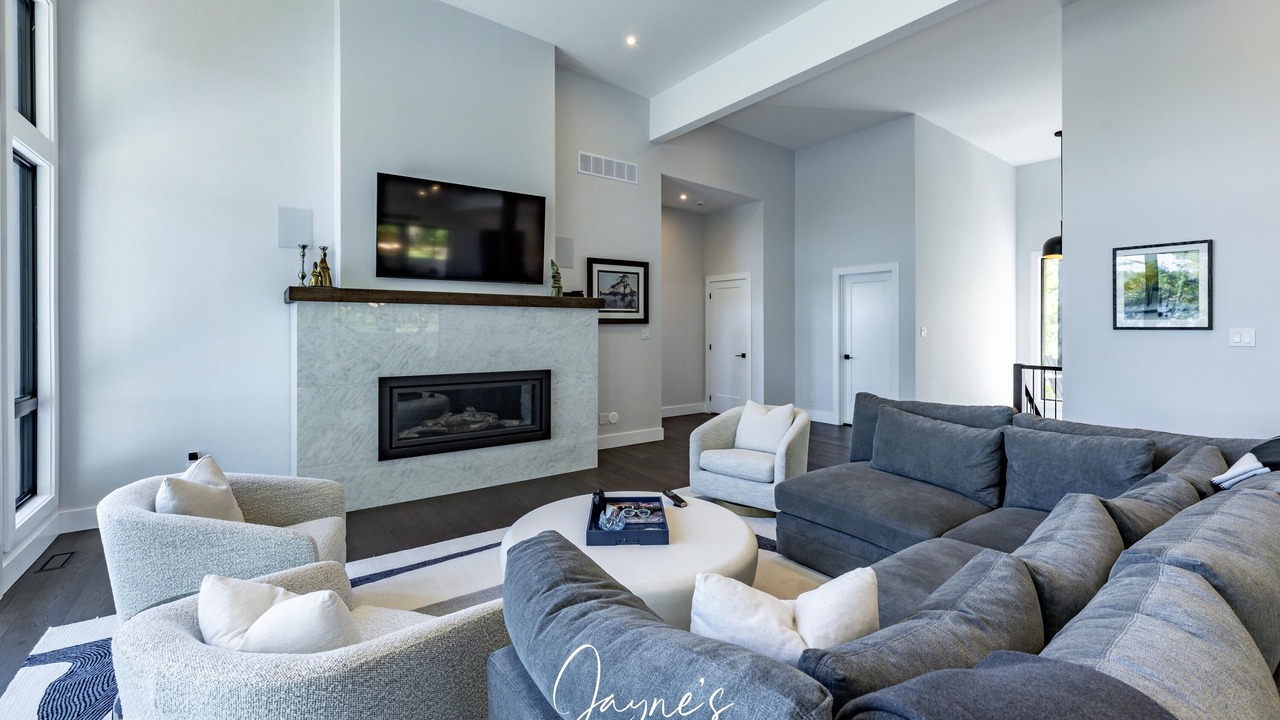 Photo of Livingroom in Muskoka Lakes