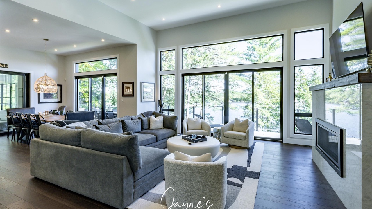 Photo of Livingroom in Muskoka Lakes