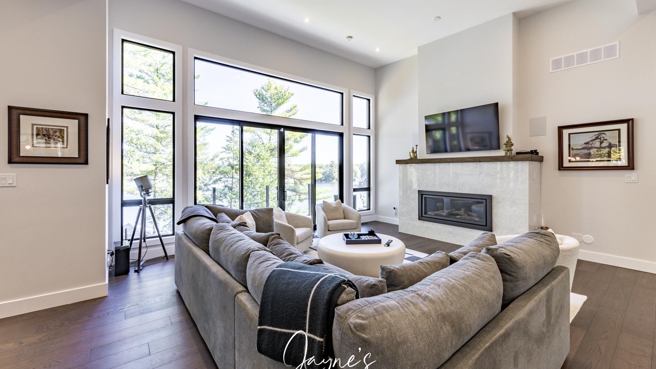 Photo of Livingroom in Muskoka Lakes