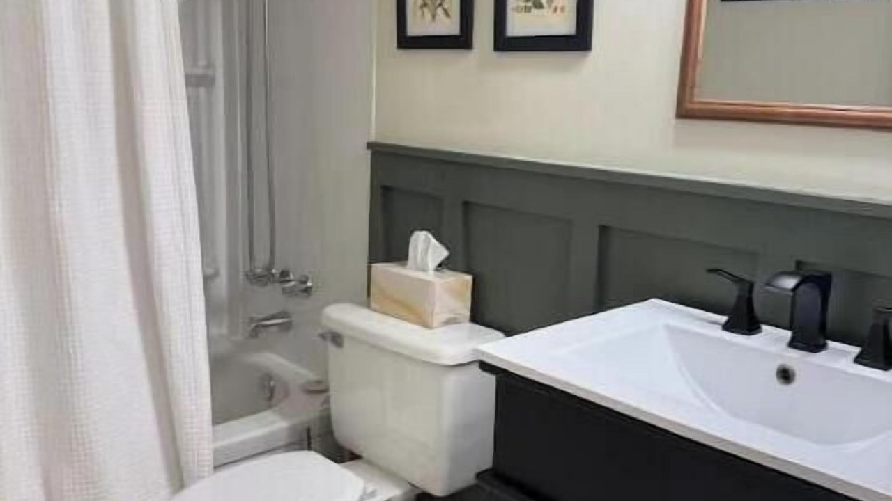 Photo of Bathroom in Quidi Vidi