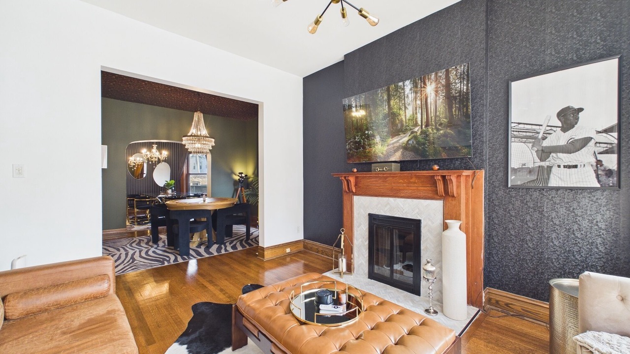 Photo of Livingroom in Lakeview