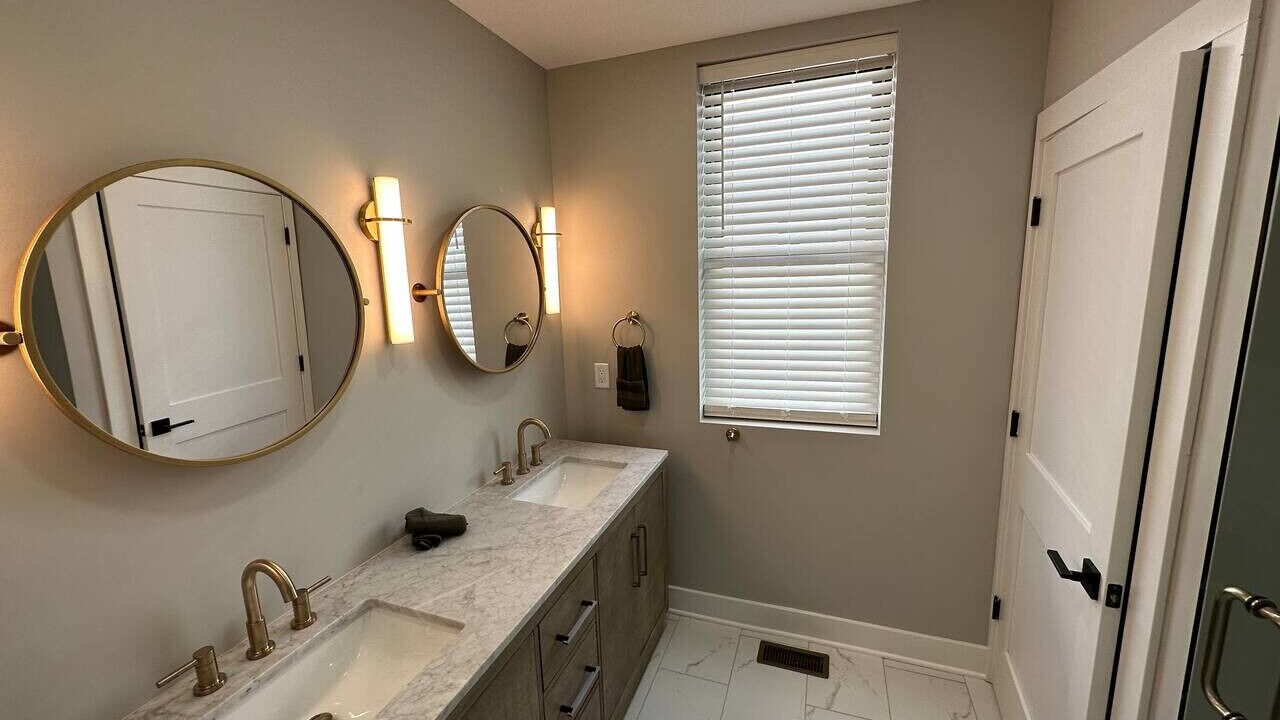 Photo of Bathroom in Downtown Columbus