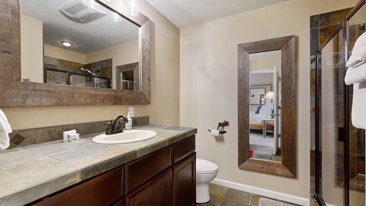Photo of Bathroom in Lakeside