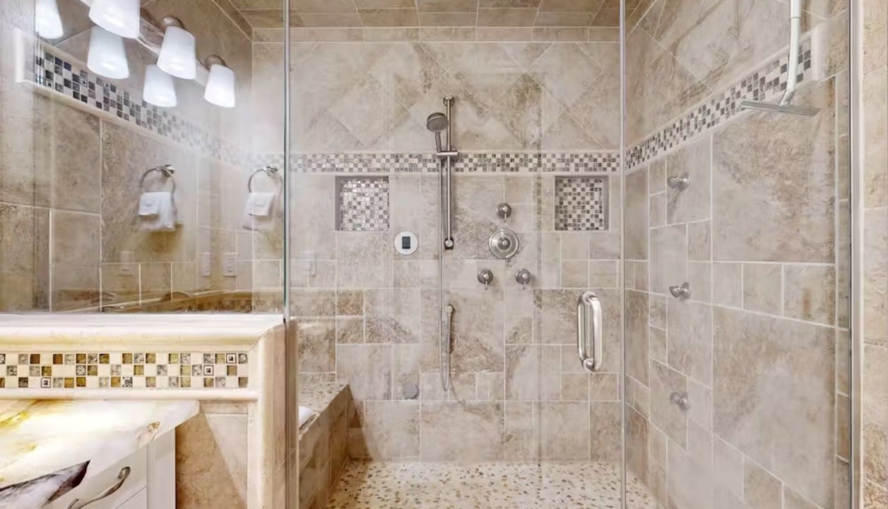 Photo of Bathroom in Lakeside