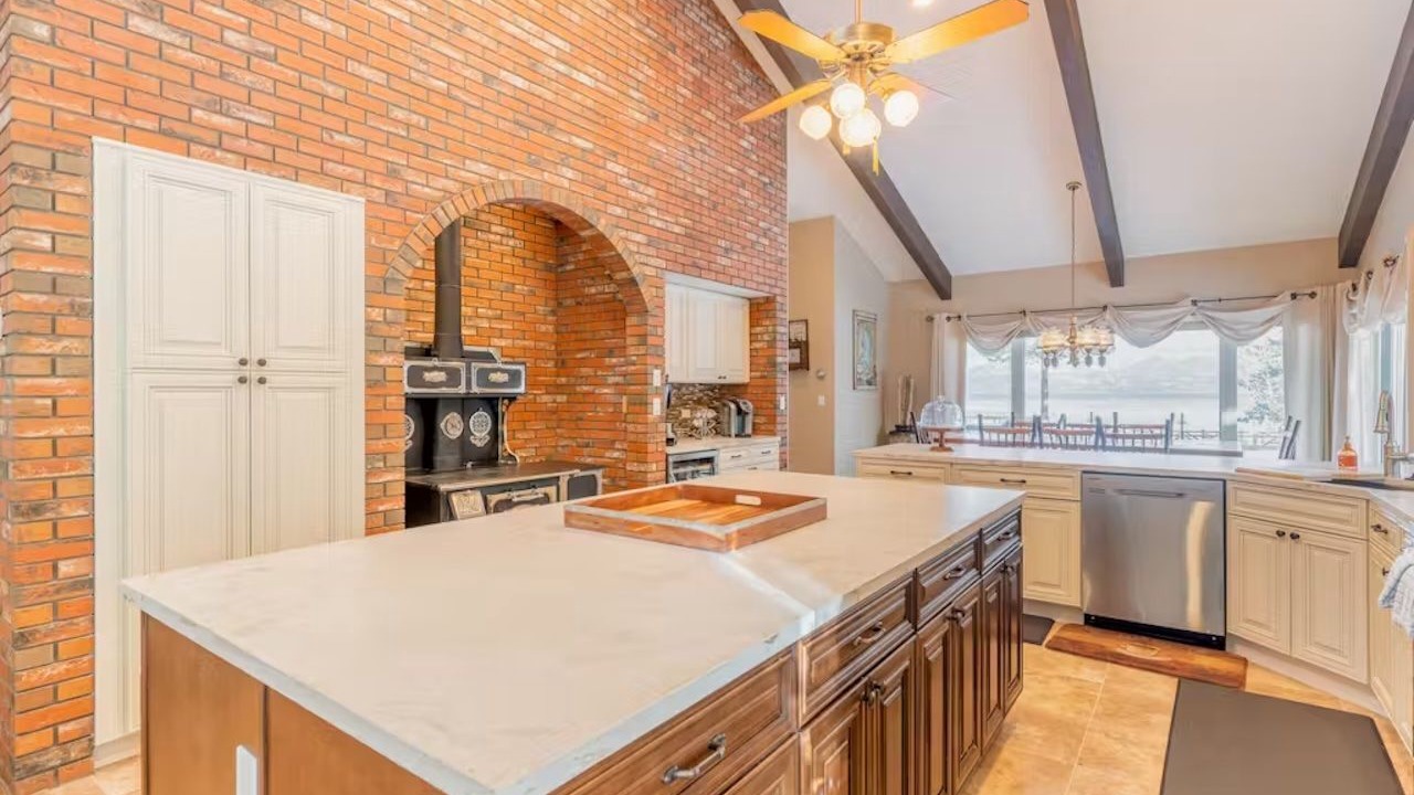 Photo of Kitchen in Lakeside