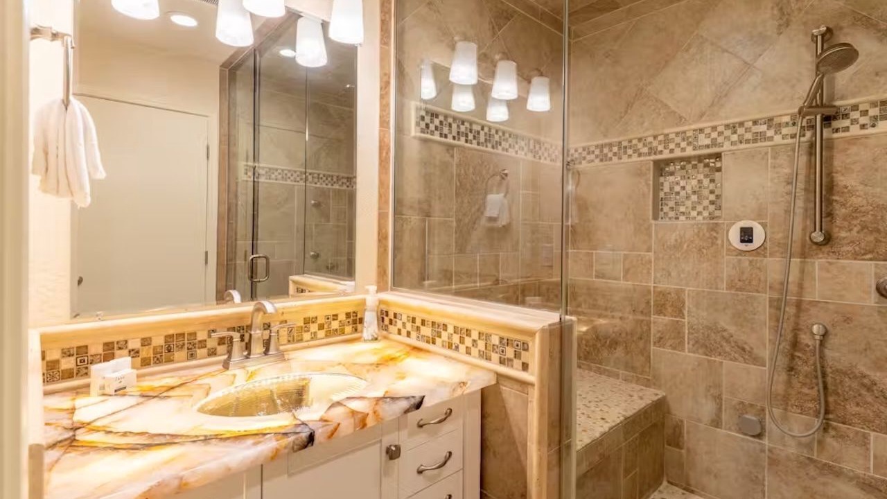 Photo of Bathroom in Lakeside