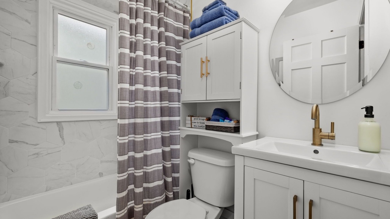 Photo of Bathroom in Franz Park