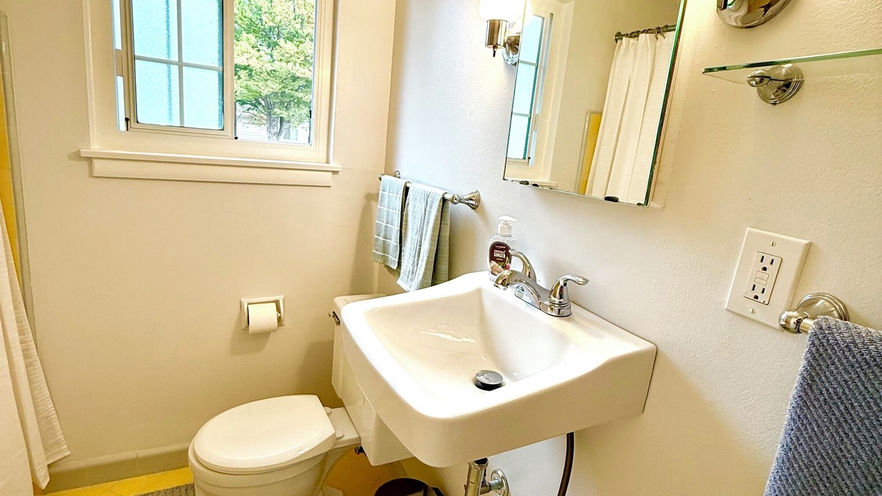 Photo of Bathroom in East Sacramento