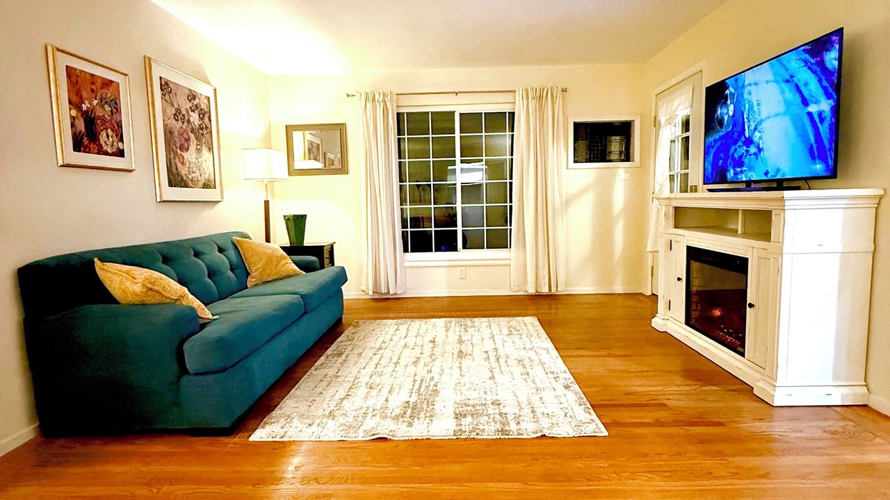 Photo of Livingroom in East Sacramento
