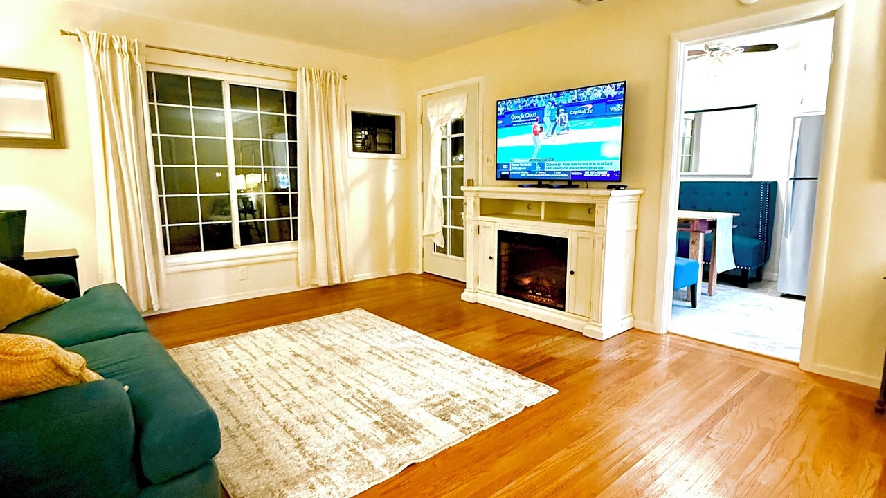 Photo of Livingroom in East Sacramento