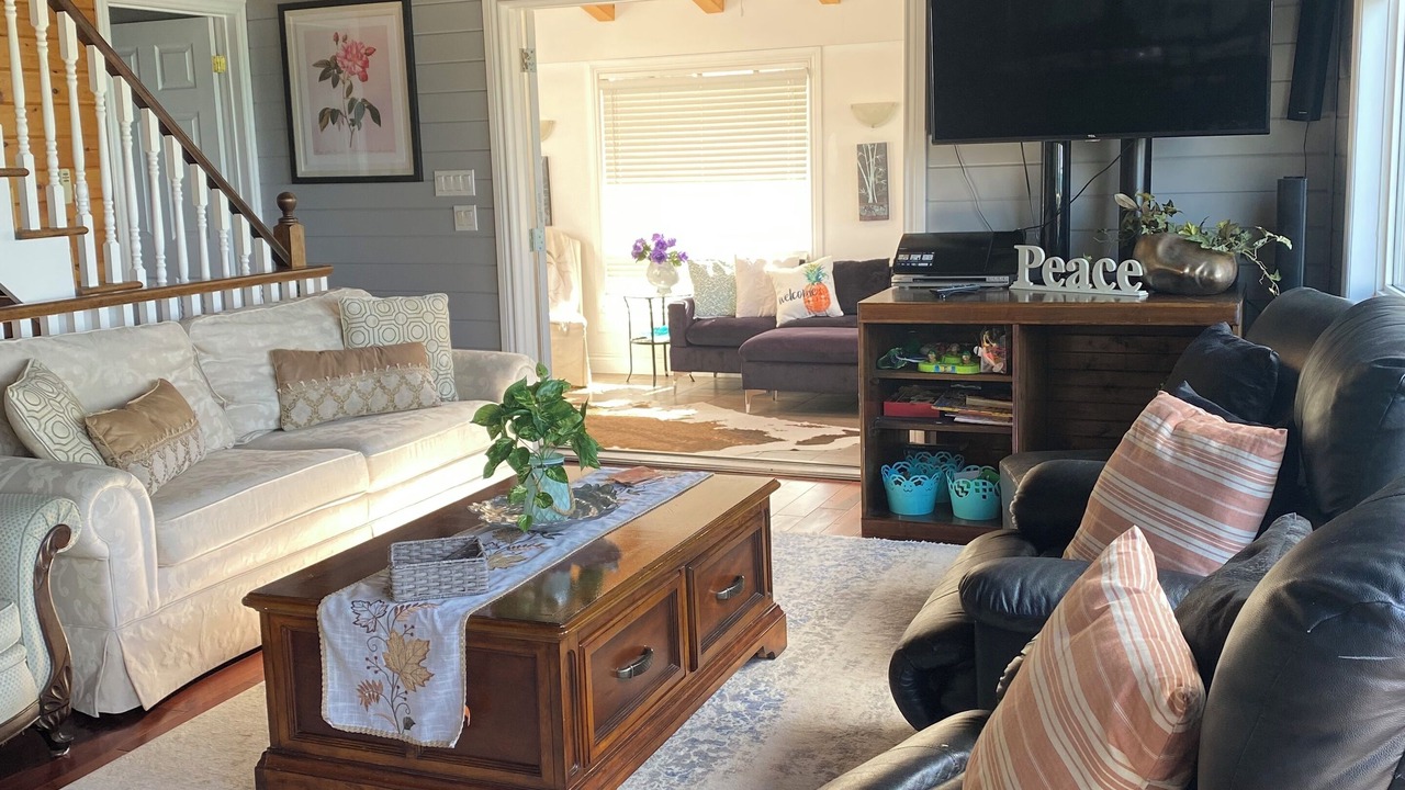 Photo of Livingroom in Ashfield-Colborne-Wawanosh