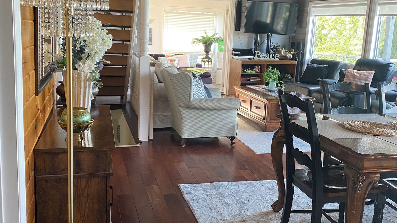 Photo of Livingroom in Ashfield-Colborne-Wawanosh