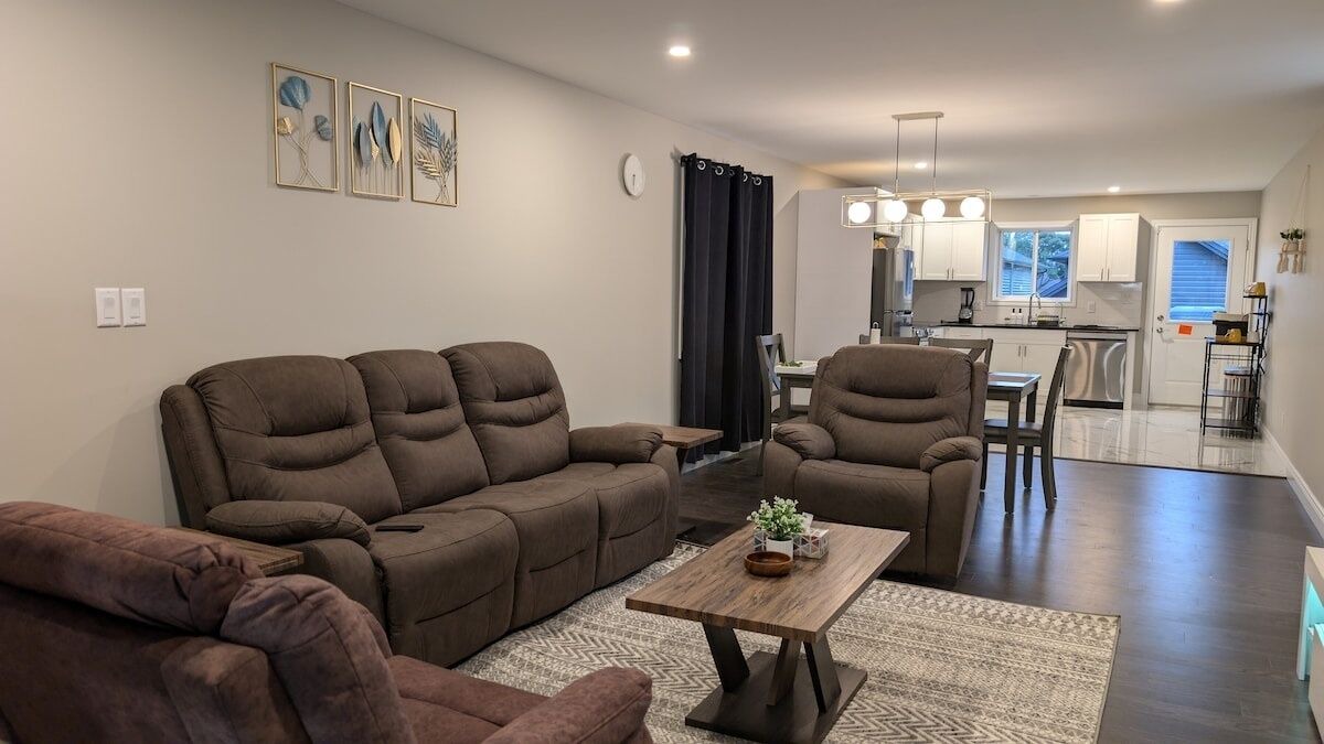 Photo of Livingroom in East Windsor