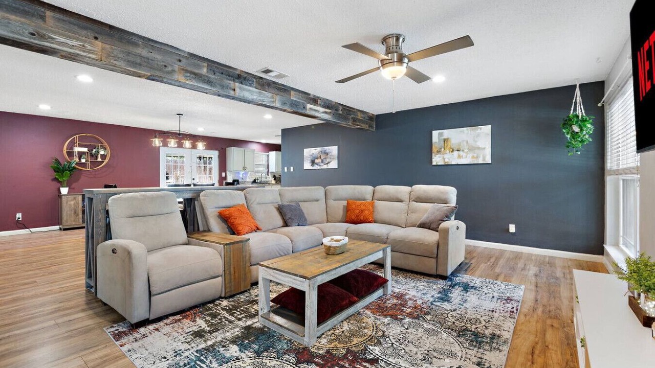 Photo of Livingroom in North Richland Hills