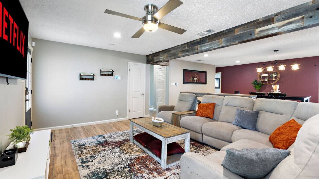 Photo of Livingroom in North Richland Hills