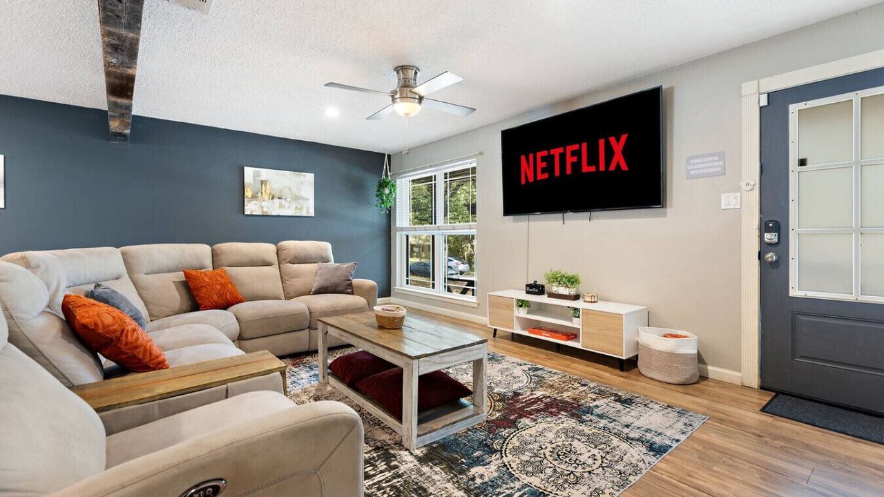 Photo of Livingroom in North Richland Hills