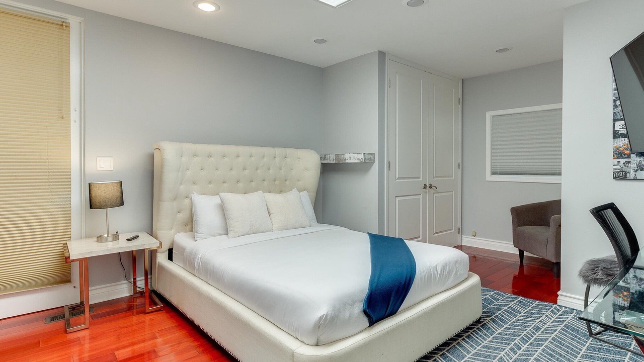 Photo of Bedroom in Beverly Hills